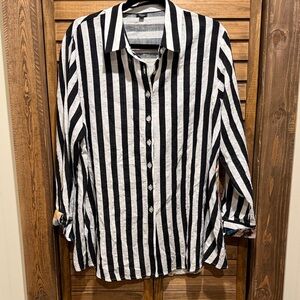 Shana XL Vertical Striped Black and White Shirt with abstract art on the back